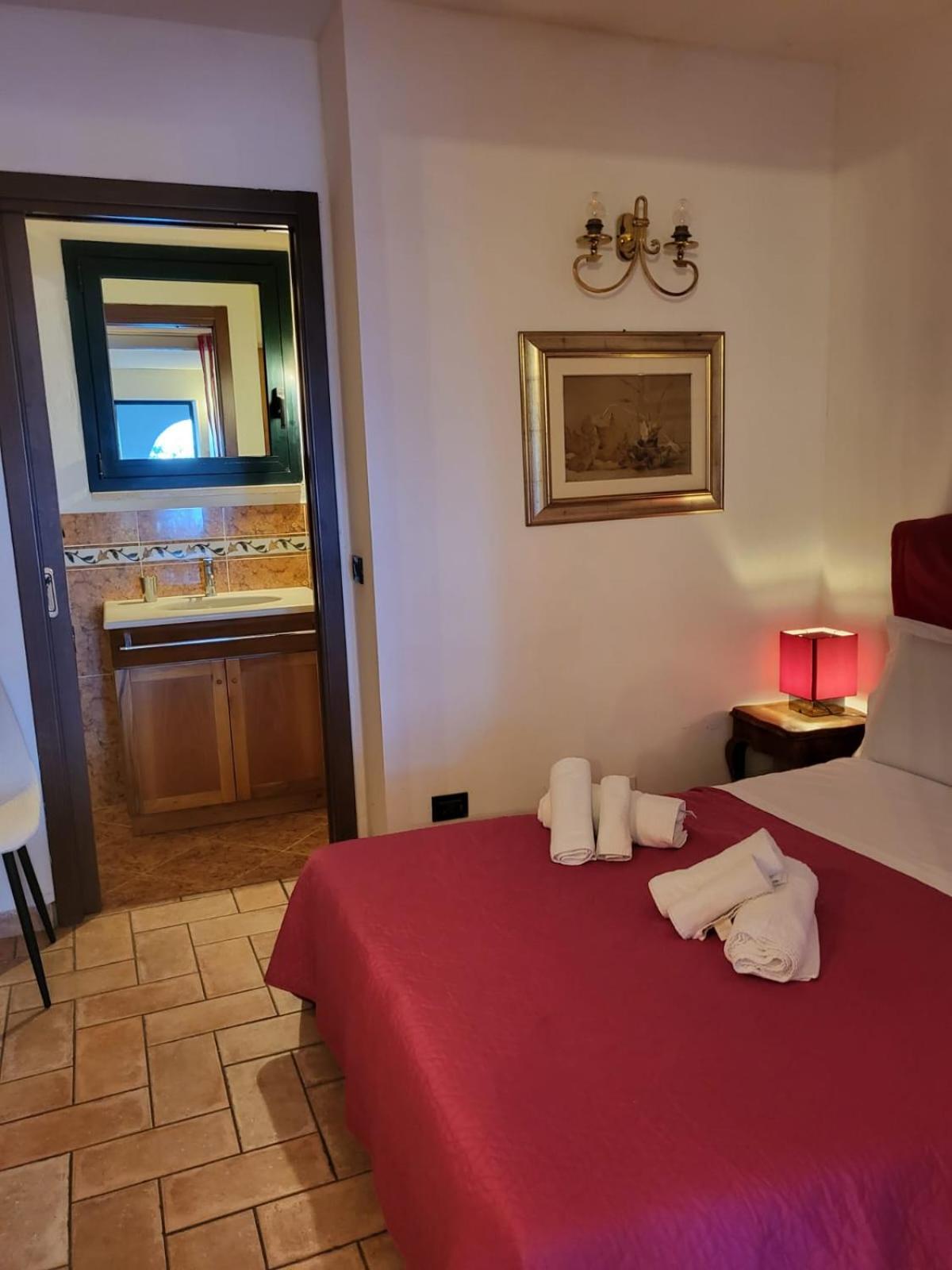 Wonderful Lake View Apartments With Pool With Breakfast Gardasee Torri Del Benaco Exterior photo