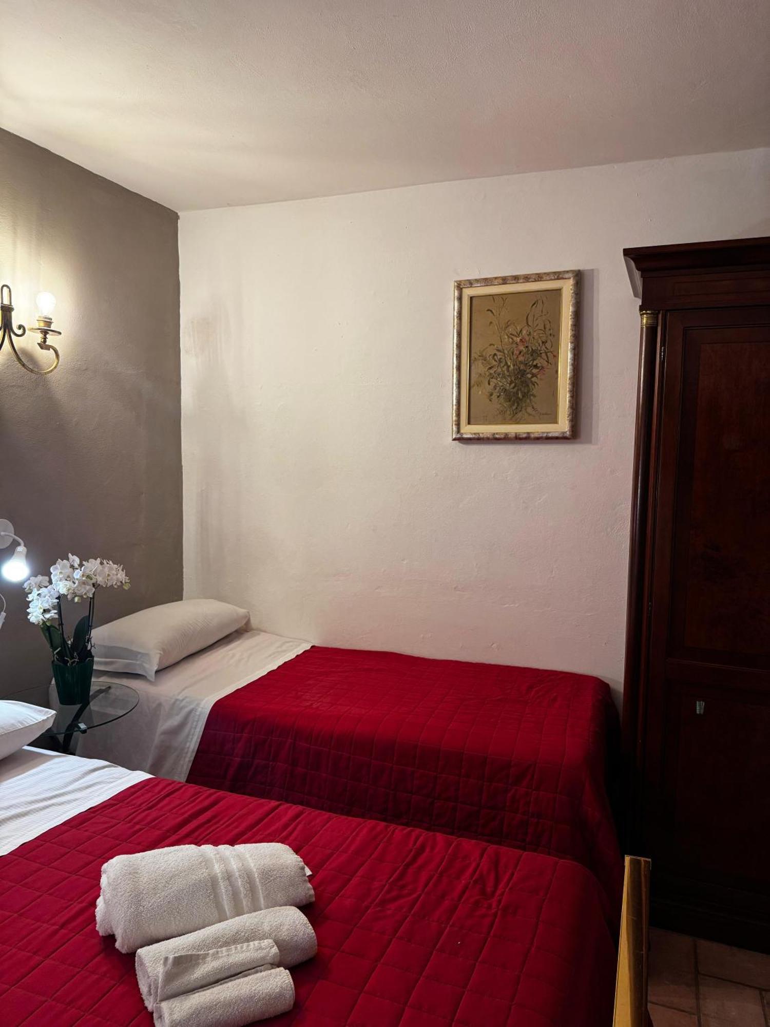 Wonderful Lake View Apartments With Pool With Breakfast Gardasee Torri Del Benaco Exterior photo
