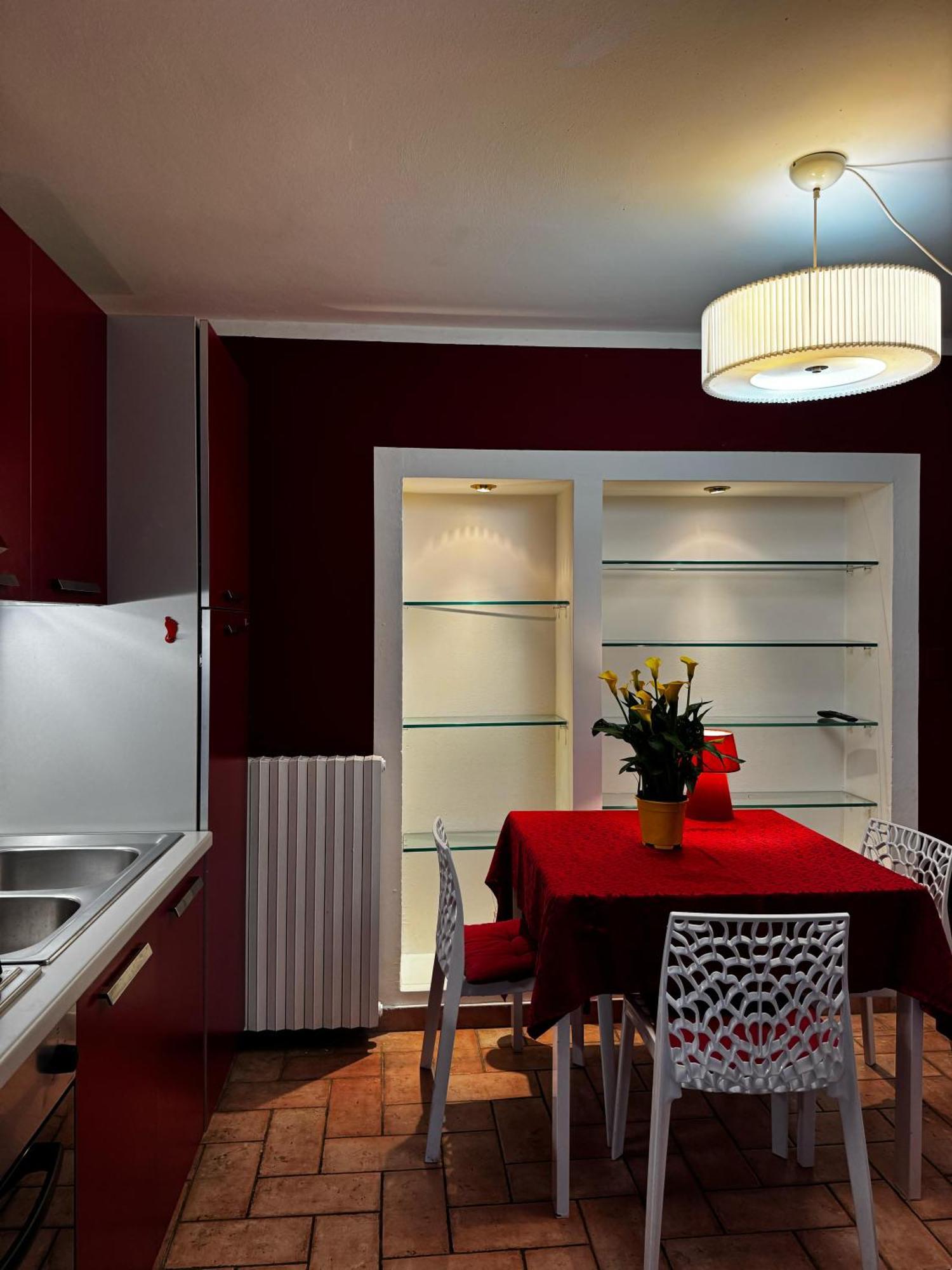 Wonderful Lake View Apartments With Pool With Breakfast Gardasee Torri Del Benaco Exterior photo