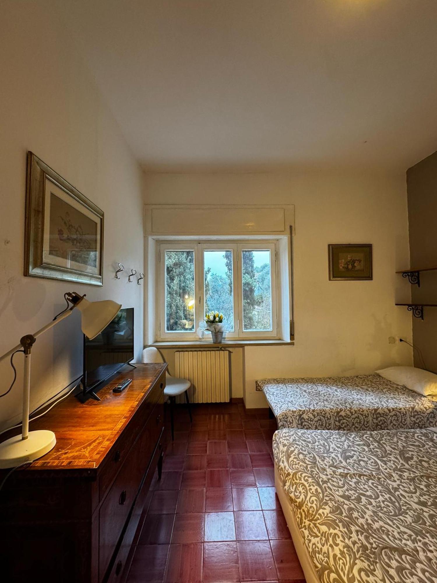 Wonderful Lake View Apartments With Pool With Breakfast Gardasee Torri Del Benaco Exterior photo