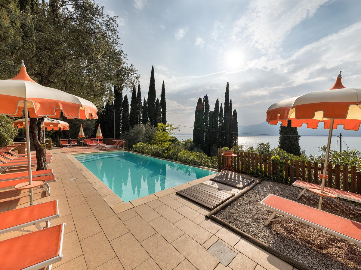 Wonderful Lake View Apartments With Pool With Breakfast Gardasee Torri Del Benaco Exterior photo